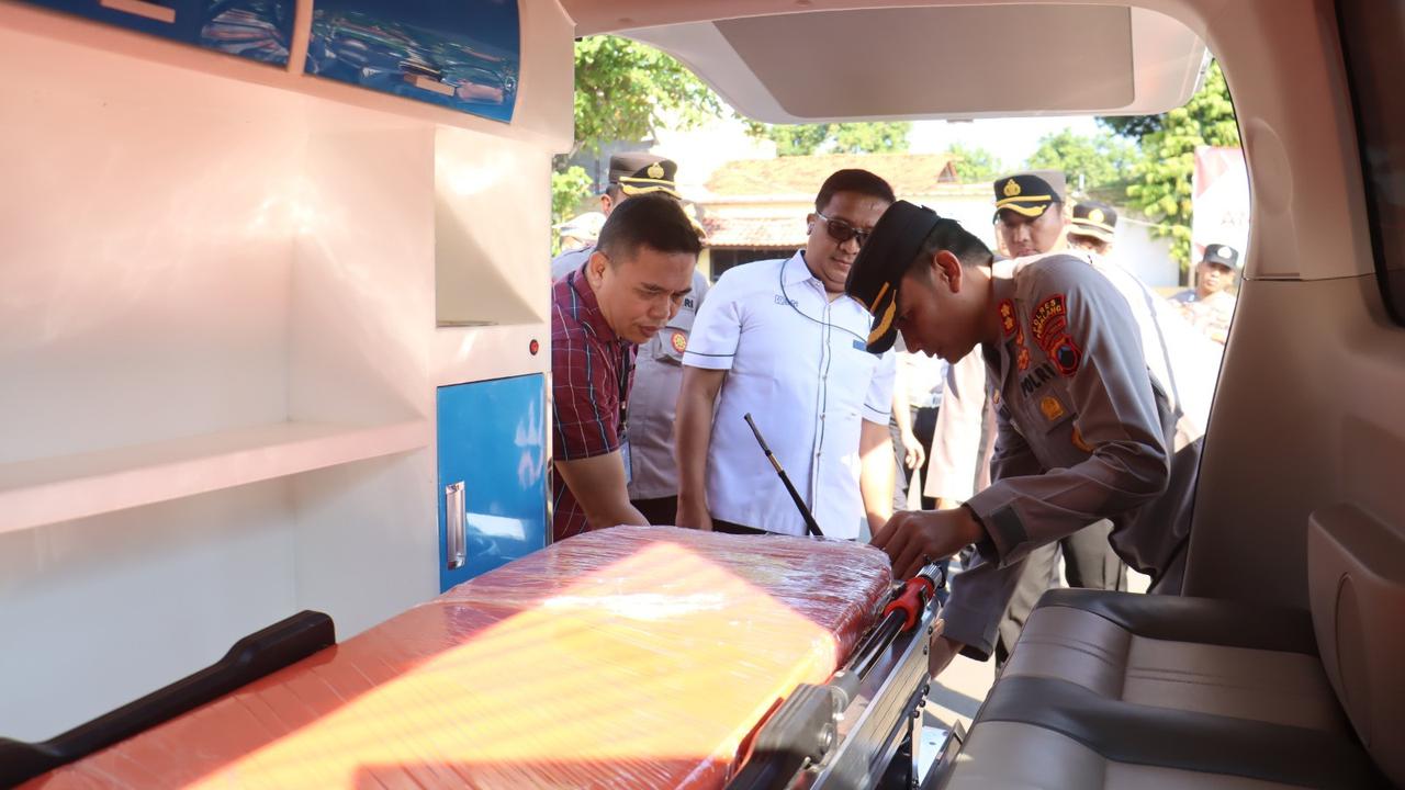 Ambulans hibah Polres Pemalang. (Foto: Liputan6.com/Polres Pemalang)