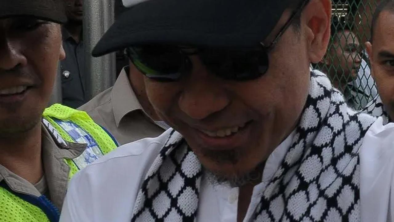Kini dia sudah menghirup udara bebas usai dihukum penjara selama tiga tahun atas kasus tindak pidana terorisme.