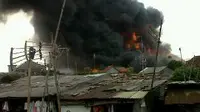 kebakaran di Kompleks Asrama Bearland Matraman (TMC Polda Metro)