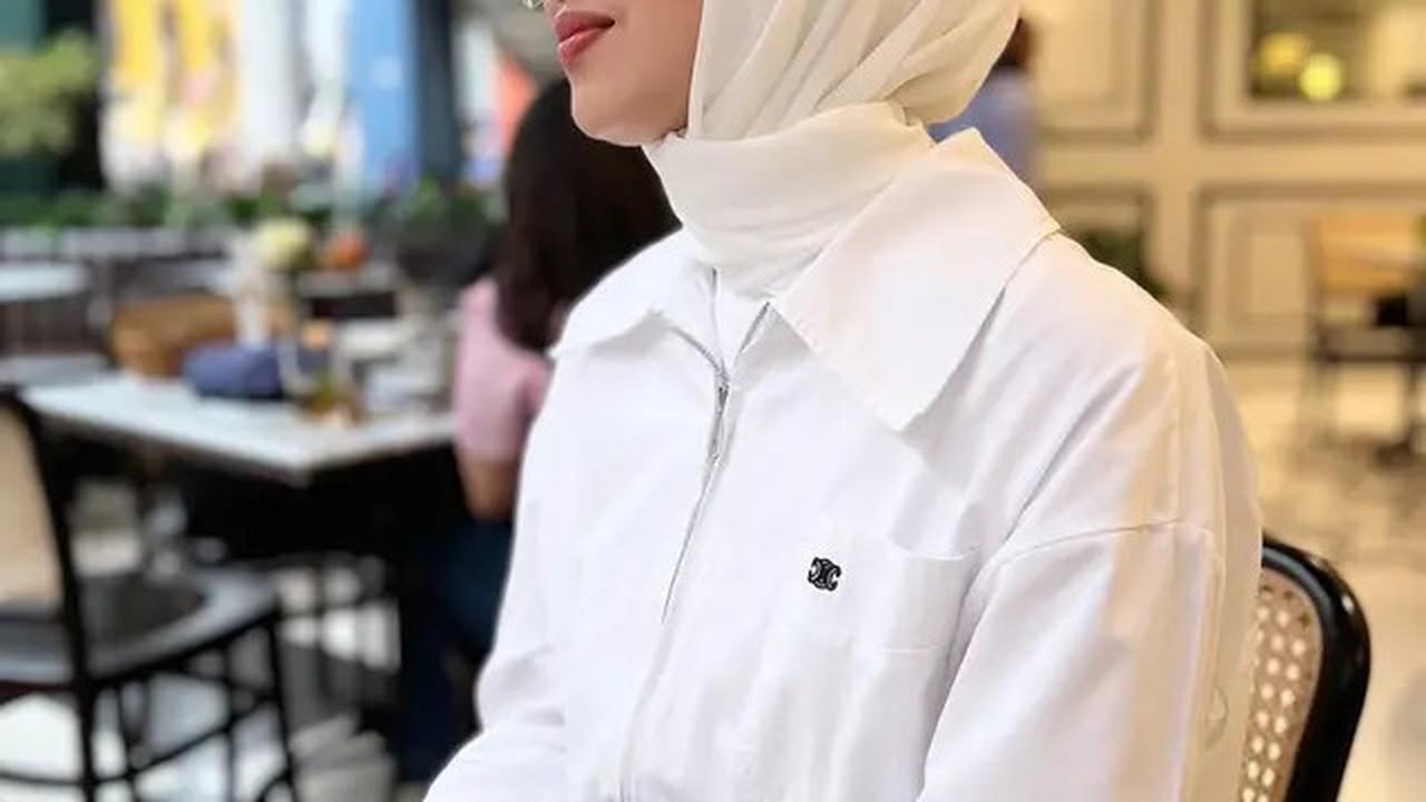 6 Potret Selfi Nafilah Mantan Istri Iwa K MantapBerhijab, Ungkap Proses Hijrah