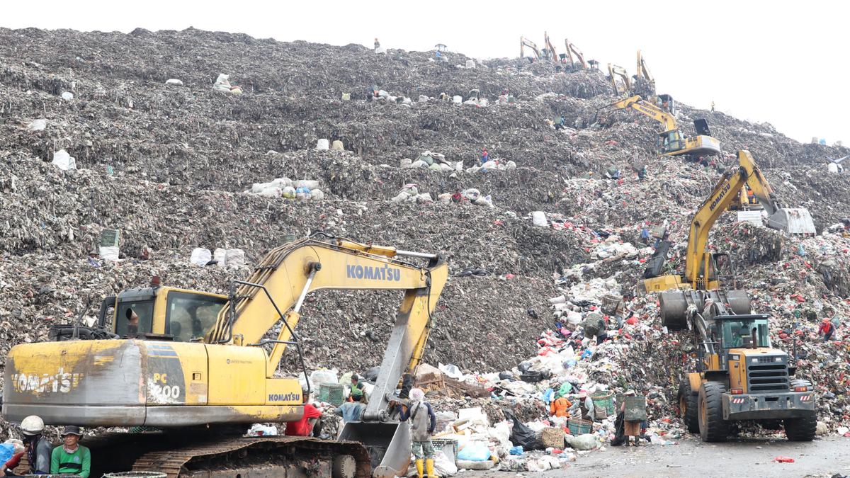 Tumpukan Sampah Bantargebang