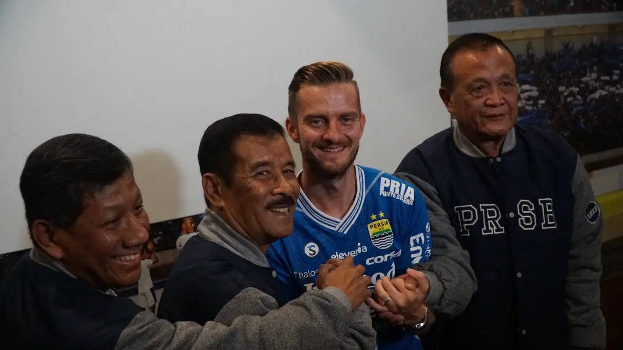 Persib perkenalkan Rene Mihelic