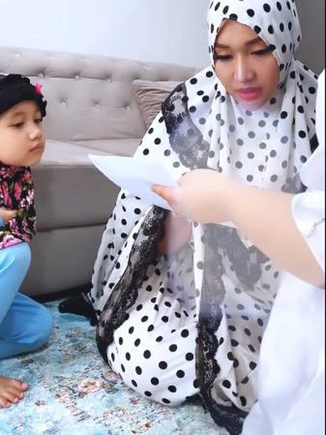 Akun Instagram Kembali, Ini 7 Momen Lucinta Luna Gelar Tasyakuran Bersama Anak Yatim