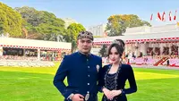 Guntur Triyoga bersama istrinya Apris Devita