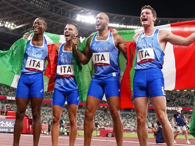 Italia sukses menyabet medali emas di Olimpiade Tokyo 2020 usai keluar sebagai yang tercepat di nomor estafet 4x100 meter putra. (Foto: AP/Charlie Riedel)