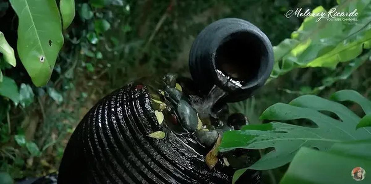 9 Potret Teras dan Taman di Rumah Yuni Shara, Nuansa Tropis yang Asri dan Estetik