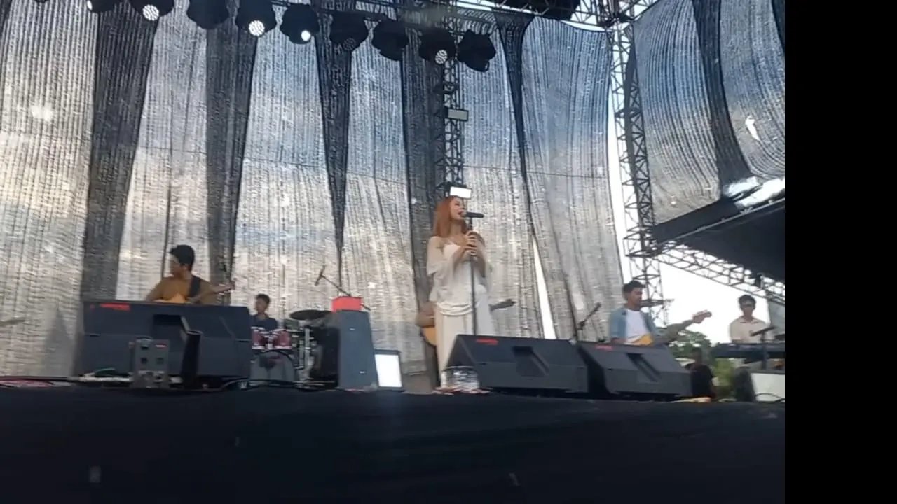 Nadin Amizah di Soundsfest Experience Bekasi 2024
