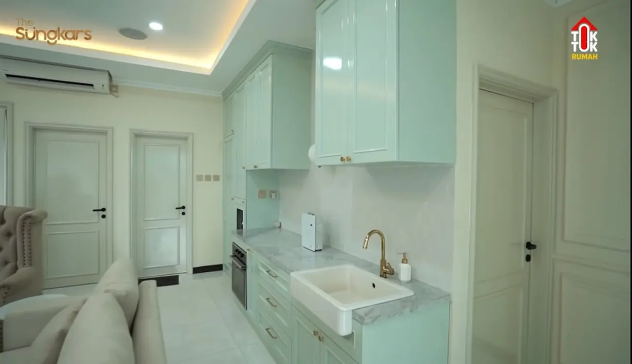 Rumah Fitri Tropica (Youtube/The Sungkars)