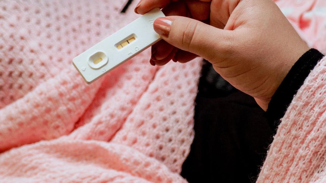Proses persalinan merupakan salah satu momen yang ditunggu-tunggu oleh pasangan suami istri yang menantikan kelahiran buah hatinya. Apalagi jika kelahiran yang dinantikan adalah anak pertama. Tentu saja hal ini menjadi pengalaman baru yang belum pernah te