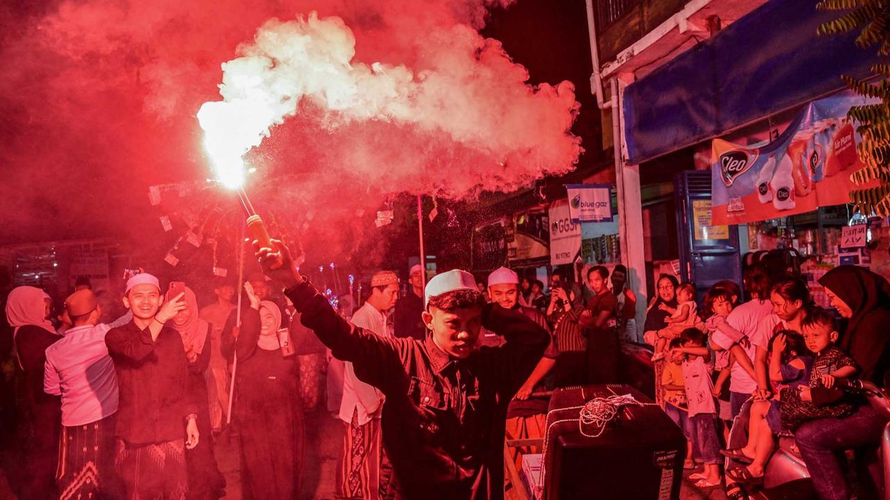 FOTO: Kemeriahan Pawai Obor Menyambut 1 Muharram 1447 H