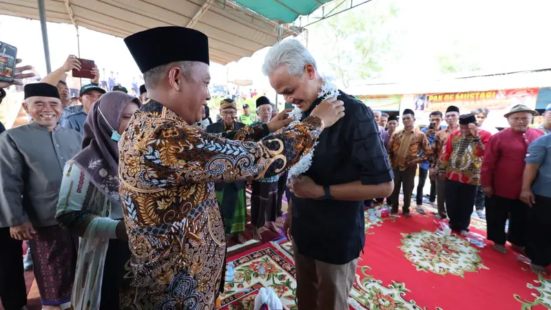 Calon presiden Ganjar Pranowo disambut baik dan antusias oleh ribuan warga dari sejumlah desa di Kabupaten Musi Banyuasin, Sumatera Selatan (Istimewa)