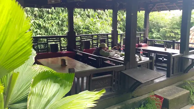 Rekomendasi Tempat Makan Nasi Liwet di Bandung