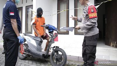 44 Adegan Rekonstruksi Ungkap Kronologi Pembunuhan Mahasiswi Unram di Indekos