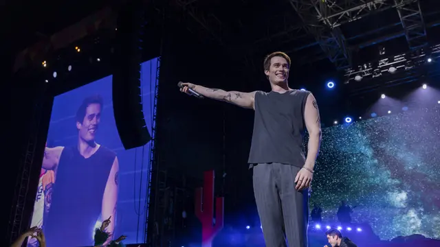 Nicholas Galatzine dalam Film The Idea of You. (Foto: Prime Video)