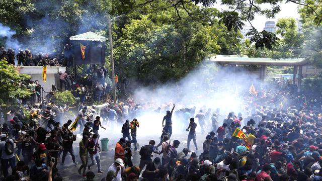 Pengunjuk Rasa Serbu Kantor Perdana Menteri Sri Lanka Ranil Wickremesinghe