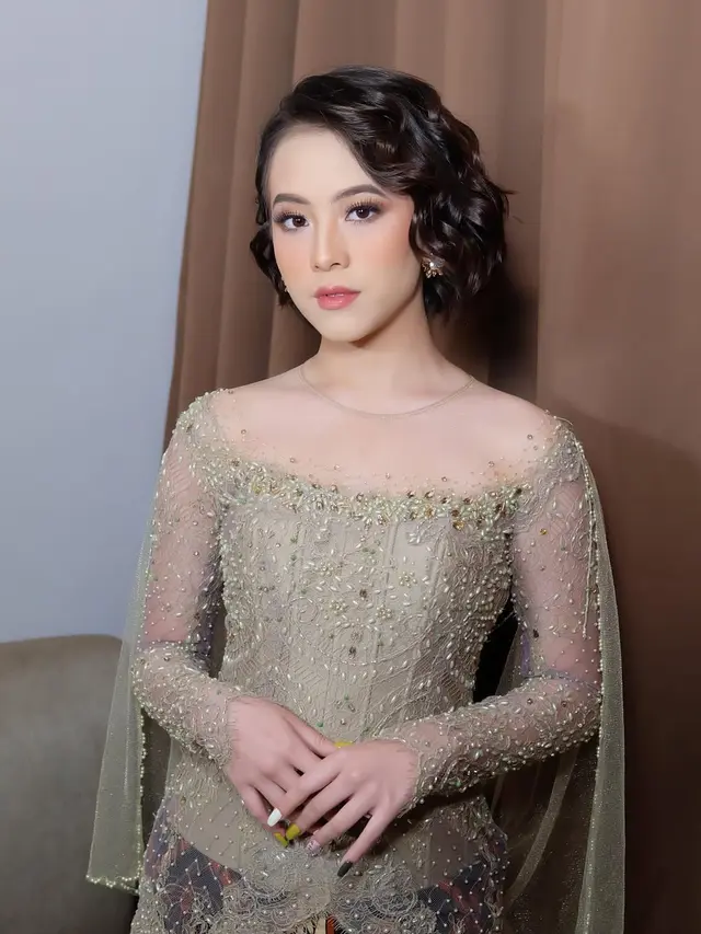 Potret Zara Adhisty Pemeran Adila di Sinetron Beri Cinta Waktu saat Pakai Brokat, Tampil Anggun dan Penuh Pesona