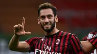 Liga Italia: Juventus dan Inter Milan Berebut Hakan Calhanoglu dari AC Milan
