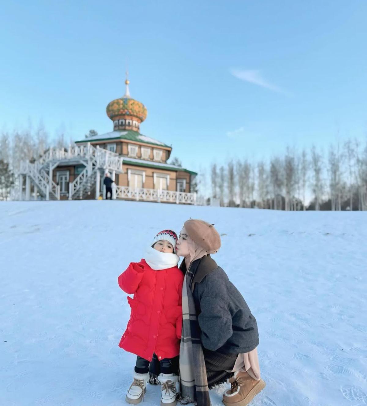 7 Potret Ria Ricis dan Moana Bahagia Liburan di Harbin Suhu -15 C, Menikmati Salju dan Cinta di Cuaca Ekstrem