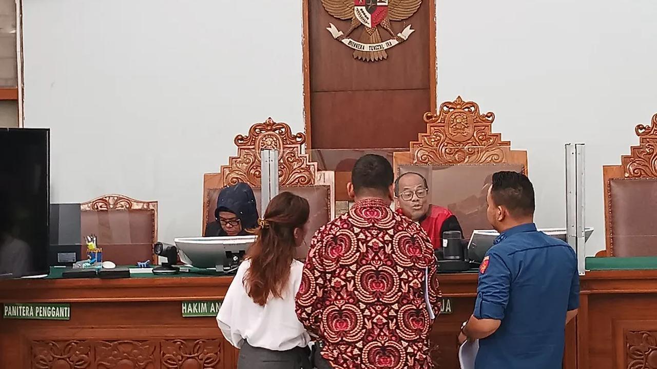 Sofiah Balfas ditetapkan tersangka kasus korupsi proyek pembangunan Tol MBZ.<br>