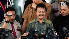 Roy Suryo diduga belum mengembalikan 3.226 barang saat menjabat sebagai Menpora. Kemenpora mencatat baru barang ini yang pernah dikembalikan Roy Suryo.
