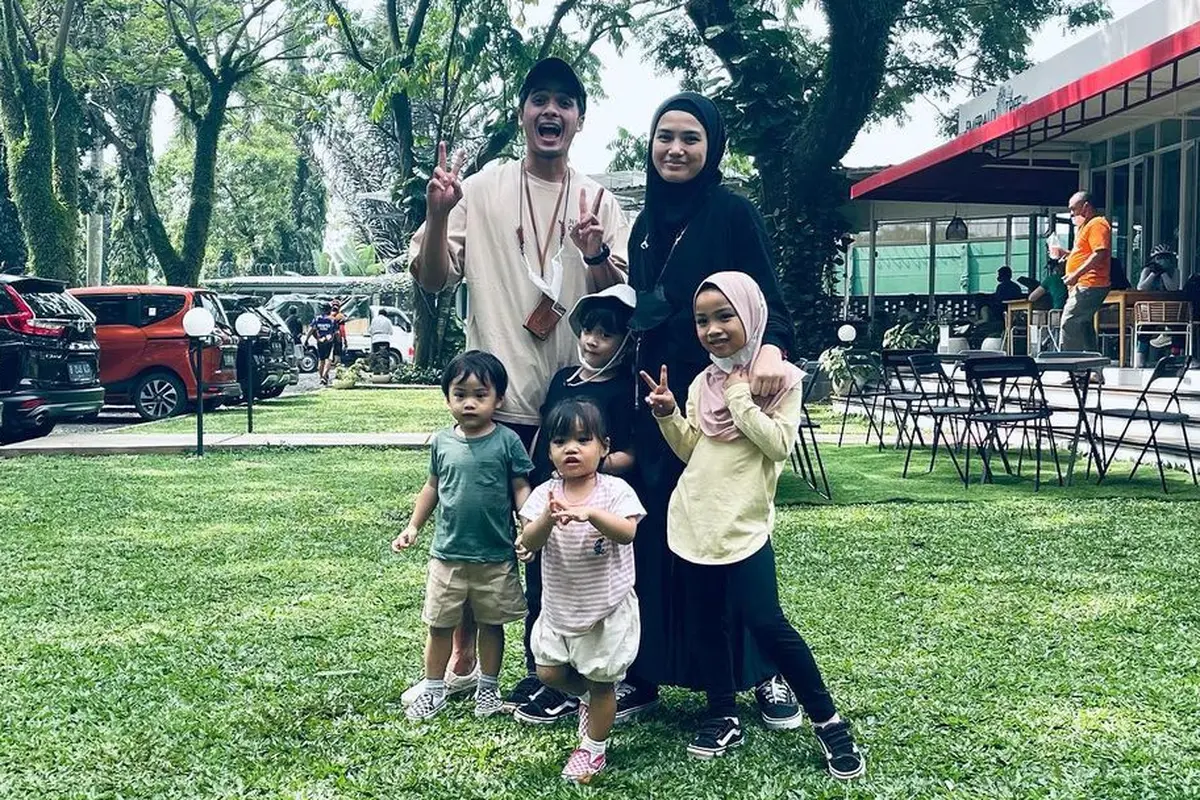[Fimela] Keluarga Ricky Harun
