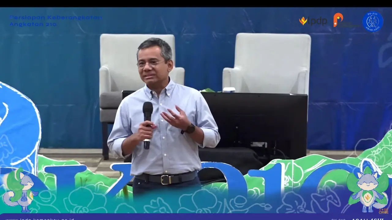 Wakil Menteri Keuangan (Wamenkeu) Suahasil Nazara dalam acara persiapan keberangkatan LPDP Awardee Angkatan 210 dengan tema ”Pembentukan SDM Berintegritas dan Kepemimpinan Berdaya Saing Global". (Tira/Liputan6.com)