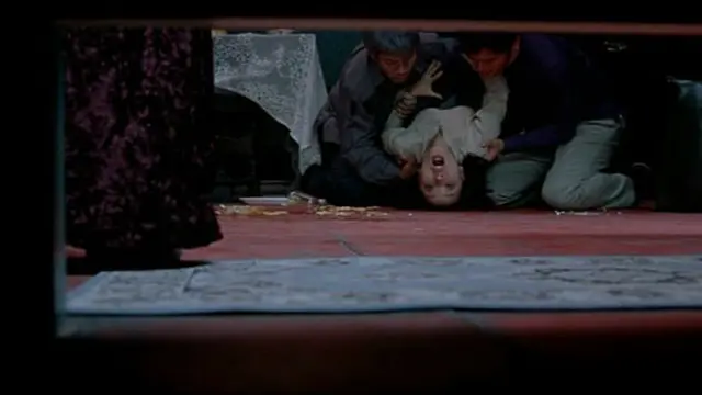 A Tale of Two Sisters (2003)