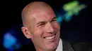 Zinedine Zidane memberi keterangan terkait penunjukannya sebagai pelatih Real Madrid saat konferensi pers di Madrid, Spanyol, Senin (11/3). Zidane kembali melatih Real Madrid menggantikan Santiago Solari. (Pierre-Philippe Marcou/AFP)