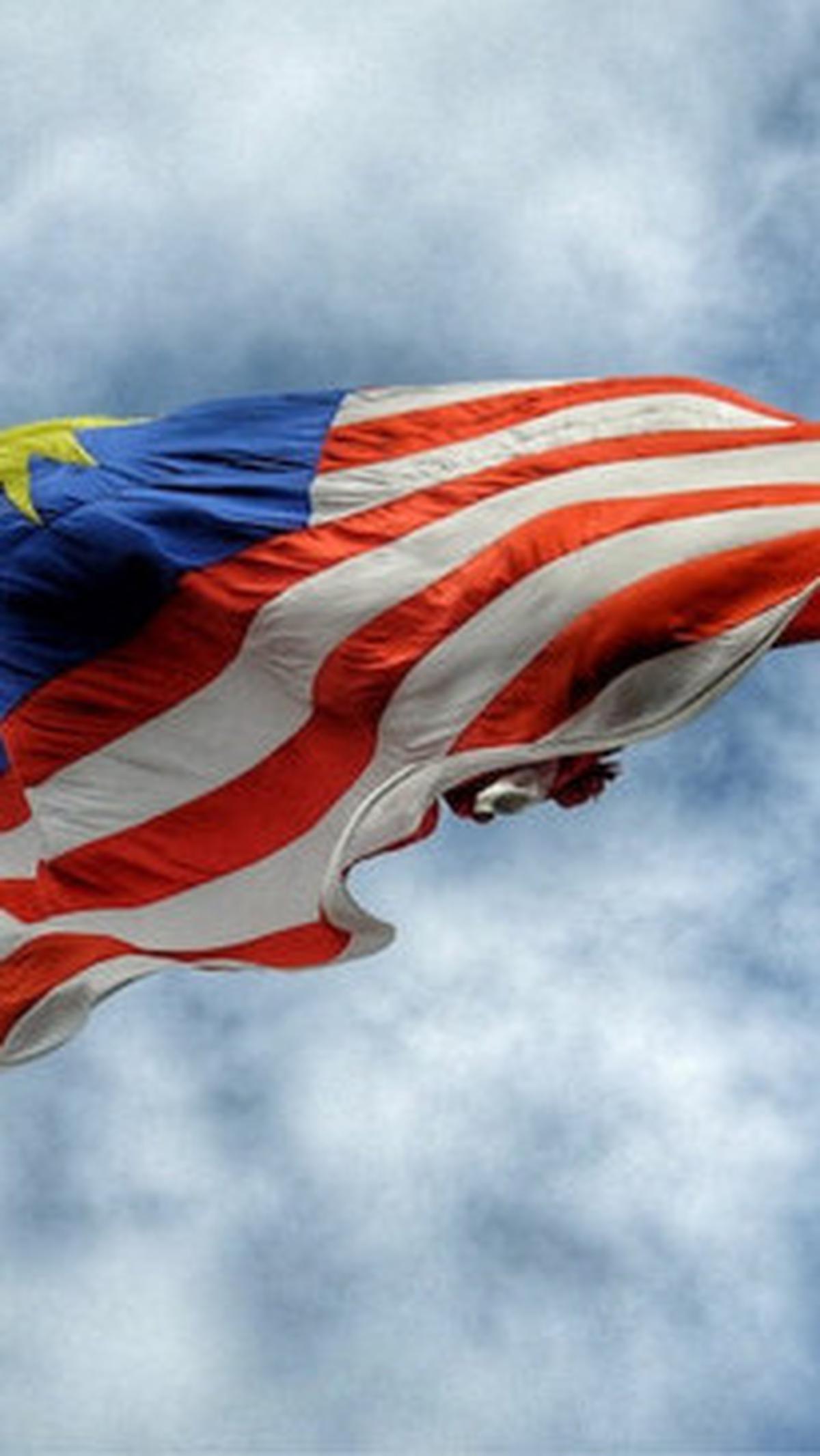Anwar juga menyebutkan pada 2002, Kabinet Malaysia mengizinkan kapal dari Zim untuk berlabuh di Malaysia, dan pada tahun 2005, Kabinet memberi izin Zim untuk mendarat di Malaysia, tetapi sekarang pemerintah telah memutuskan untuk membatalkan semua keputus