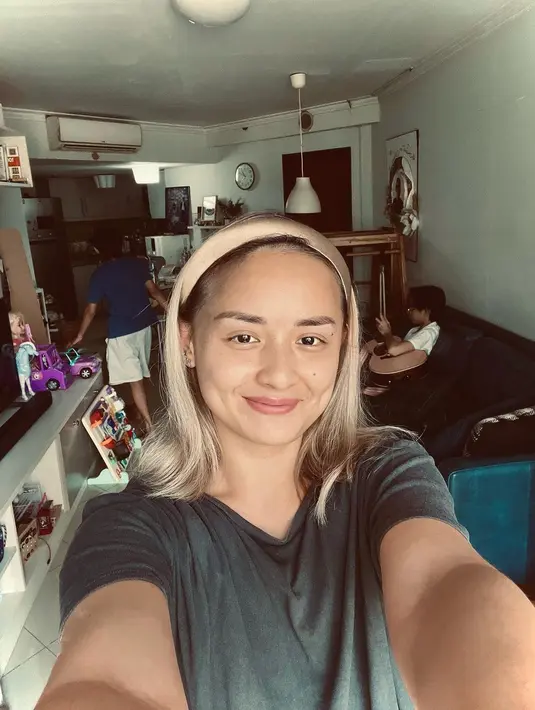 Sebelumnya Joanna Alexandra memiliki rambut berwarna blonde. (Foto: Instagram/ joannaalexandra)