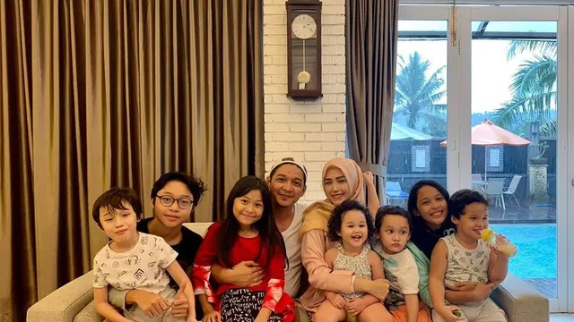 Dituding Jadi Pelakor, Ini 6 Potret Keluarga Adelia dan Pasha yang Harmonis