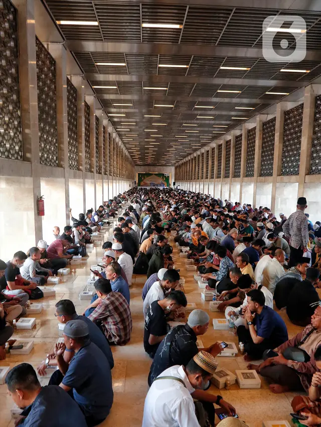 Potret Umat Muslim Dunia Buka Puasa di Bulan Ramadhan 2023