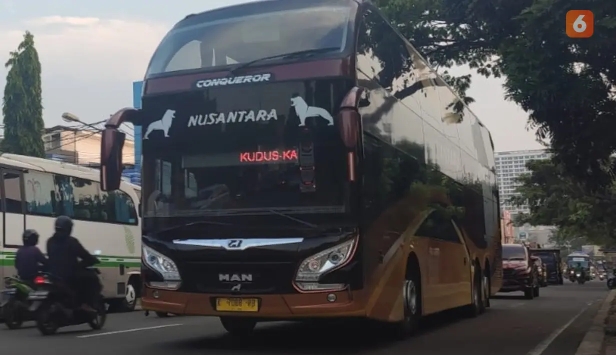 Nusantara Gemilang Conqueror generasi kedua milik PO Nusantara.