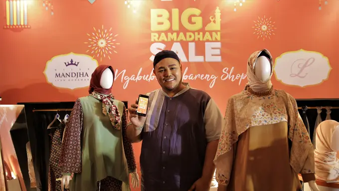 [Bintang] Tawarkan Hijab Mandjha, Ivan Gunawan Jual Baju Muslim dengan Harga Murah di E-Commerce Ini