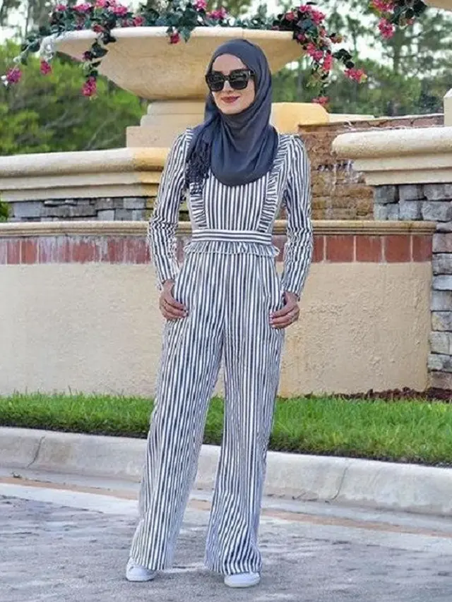 [Bintang] Tren Stripes Outfit Ini Cocok untuk Hijabers yang Ingin Tampil Stunning Saat Weekend