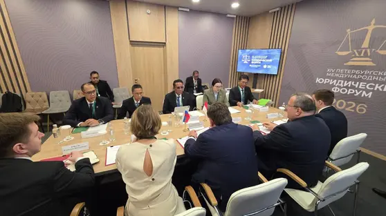 Menkum Supratman Sampaikan Capaian Posbankum di Legal Forum Rusia 