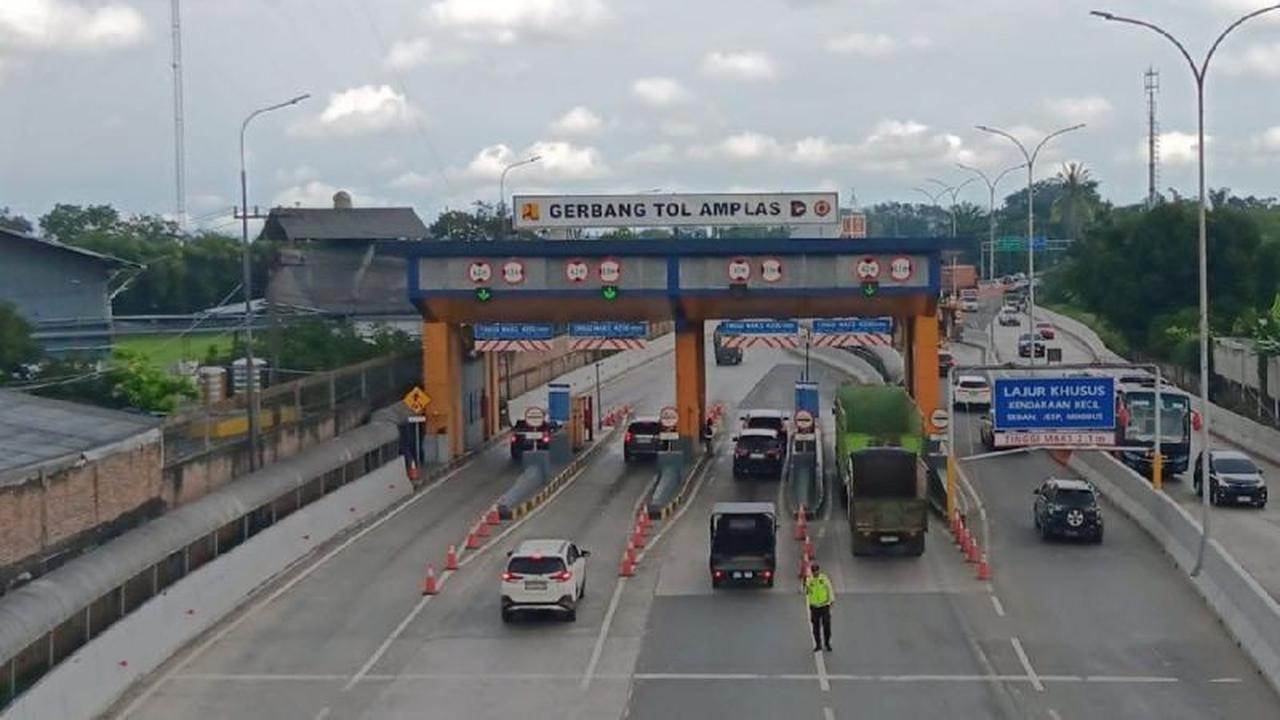 Volume Kendaraan Tol Belmera Melonjak Jelang Lebaran 2026, Jasamarga Imbau Pengguna Jalan Waspada