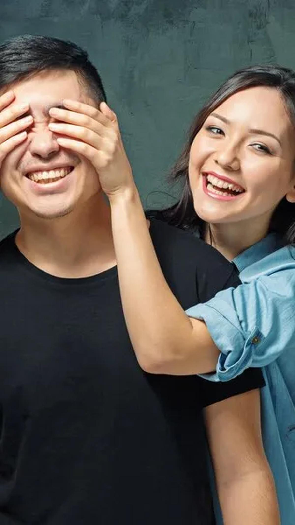 Meskipun tiap orang memiliki standar yang berbeda, dikutip dari Fimela.com  ada beberapa hal mendasar yang dapat dianggap sebagai pondasi utama dalam menjalin hubungan yang sehat dan langgeng.