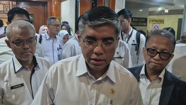Menteri Ketenagakerjaan Yassierli Rapat Kerja dengan Komisi IX DPR, di Kompleks Parlemen, Jakarta, Senin (6/7/2026). (Foto: Liputan6.com/Arief RH)