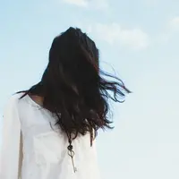 Ilustrasi atasan putih (Foto: unsplash.com)