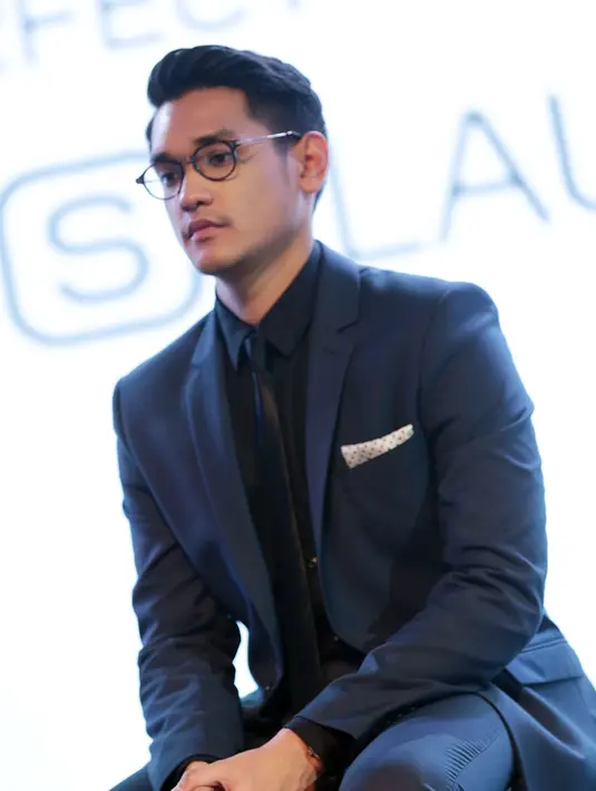 "Bukan yang harus selalu tampil keren, yang penting momennya harus senatural mungkin. Karena menurut aku selfie tidak melulu harus narsis tampil oke," ungkap Afgan, di kawasan Kuningan, Jakarta Selatan, Rabu (10/5/2017). (Deki Prayoga/Bintang.com)