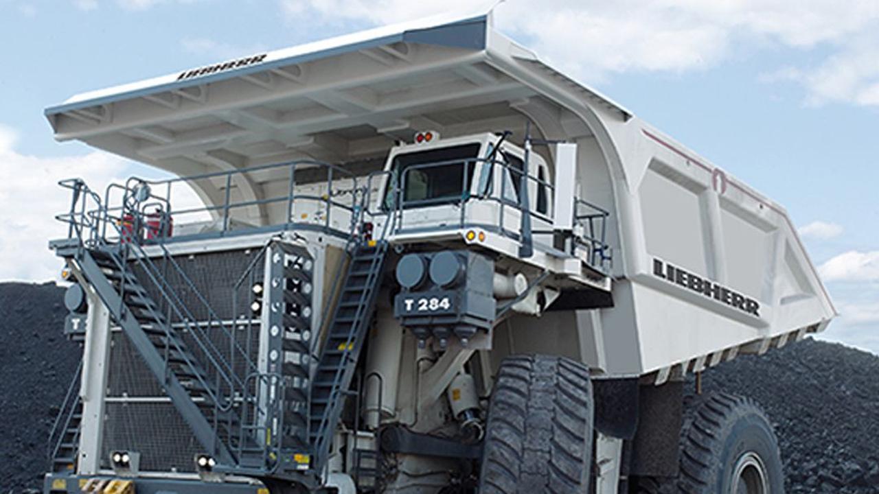 Liebherr T 284 adalah sebuah mesin yang sangat kuat