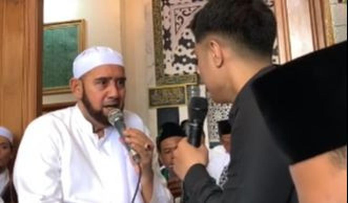 Pacar Cowok Putuskan Jadi Mualaf, Dipimpin Langsung oleh Habib Syech
