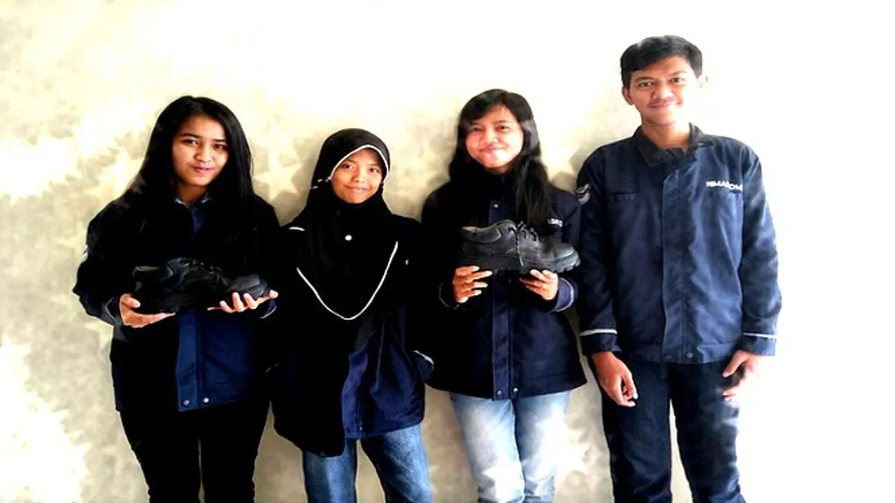 Keren, Inovasi Sepatu Berteknologi GPS Dijamin Anti Culik