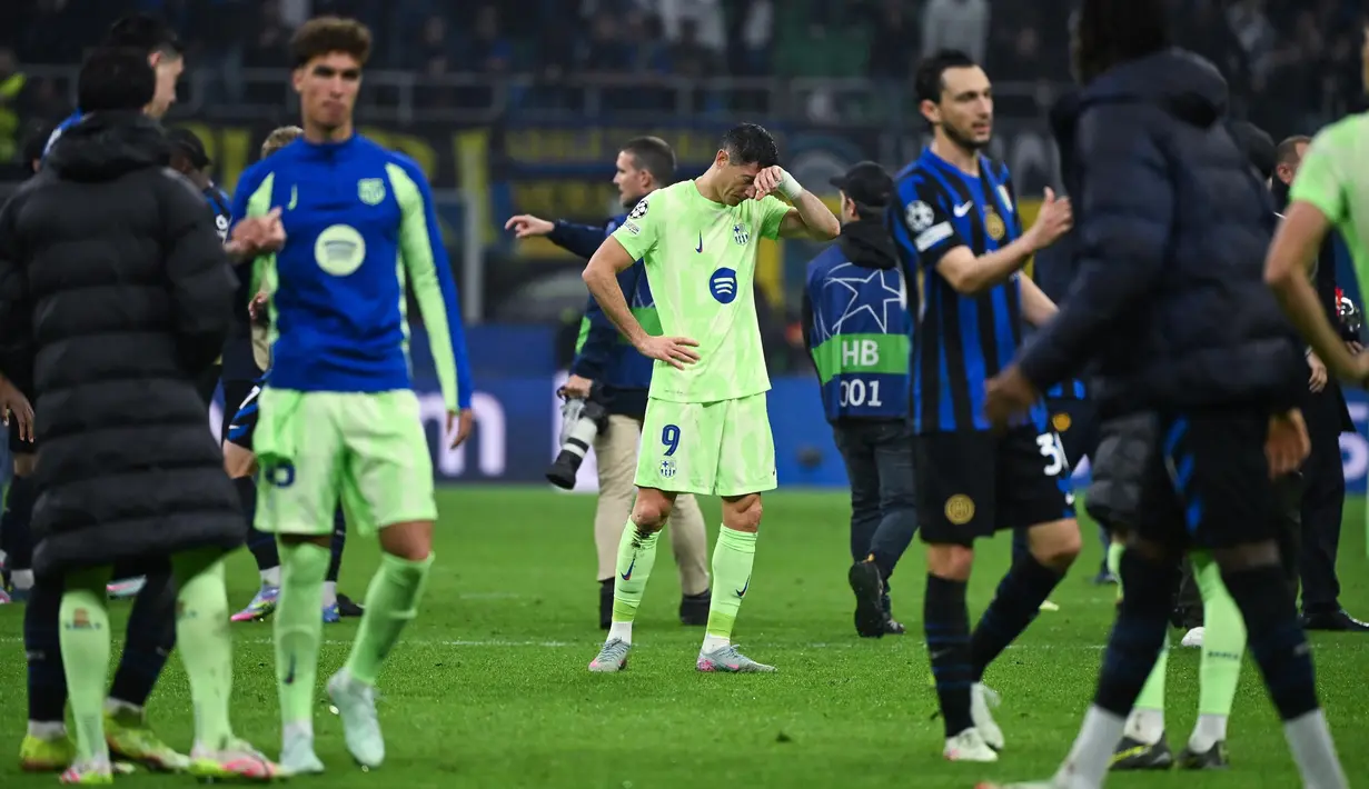 Barcelona gagal melaju ke final usai dikalahkan Inter Milan di semifinal Liga Champions 2024/2025 dengan agregat 6-7. (PIERO CRUCIATTI/AFP)