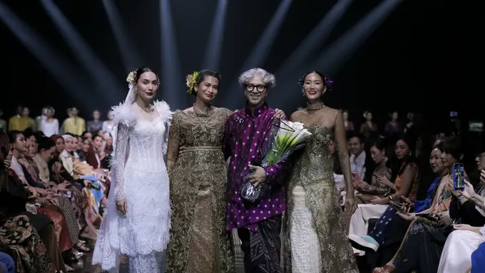 Puspa Senandika, Cara Didiet Maulana Berbicara Lewat Bunga di 95 Koleksi Busana