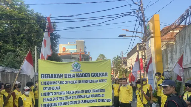 Aksi demonstrasi mewarnai detik-detik rapat pleno Golkar hari ini, Selasa (13/8/2024) di Markas DPP Partai Golkar, Jalan Anggrek Neli, Slipi, Jakarta Barat (Istimewa)