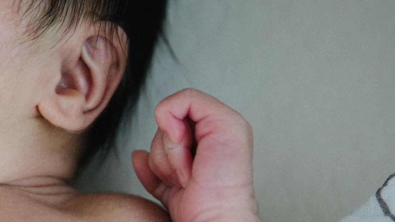 <b>Tips Melebatkan Rambut Bayi</b>