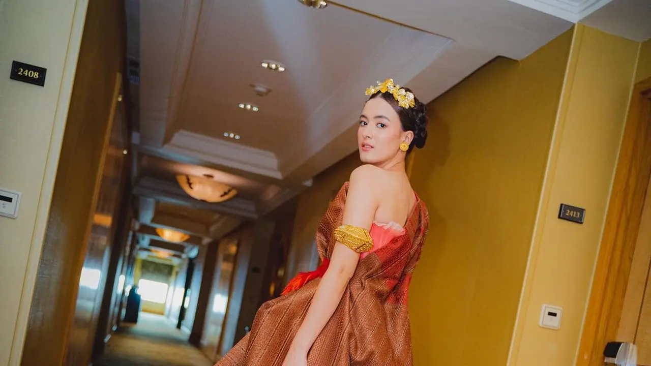 Intip busana tradisional yang pernah dipakai Mawar Eva.