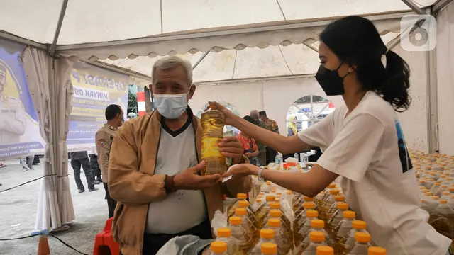 Operasi Pasar Minyak Goreng di Polres Jaksel